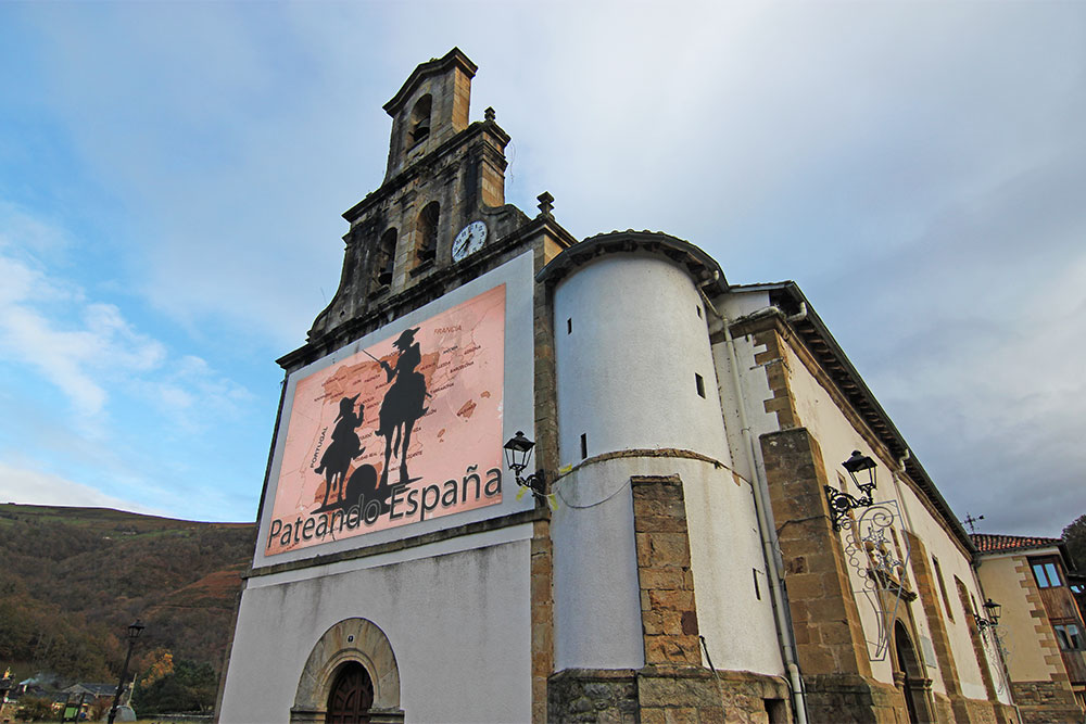 Llegada a Vega de Pas o La Vega,Vega de Pas,La Vega,comunidad autónoma de Cantabria,comarca del Pas-Miera,en la cabecera del río Pas